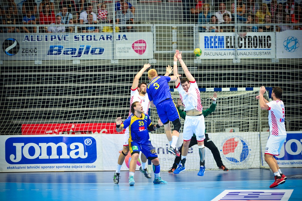 U doista sjajnoj atmosferi koju je stvorilo oko 5000 navijača iz cijele Hrvatske, naši su rukometni reprezentativci remizirali sa Švedskom i to s rezultatom 25-25. Bila je to ‘kaubojima’ pretposljednja pripremna utakmica uoči Olimpijskih igara