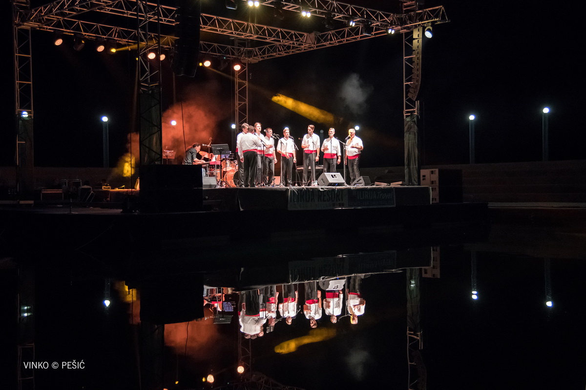 Zorica Kondža i klapa Cambi @ bazen Ilirije u Biogradu