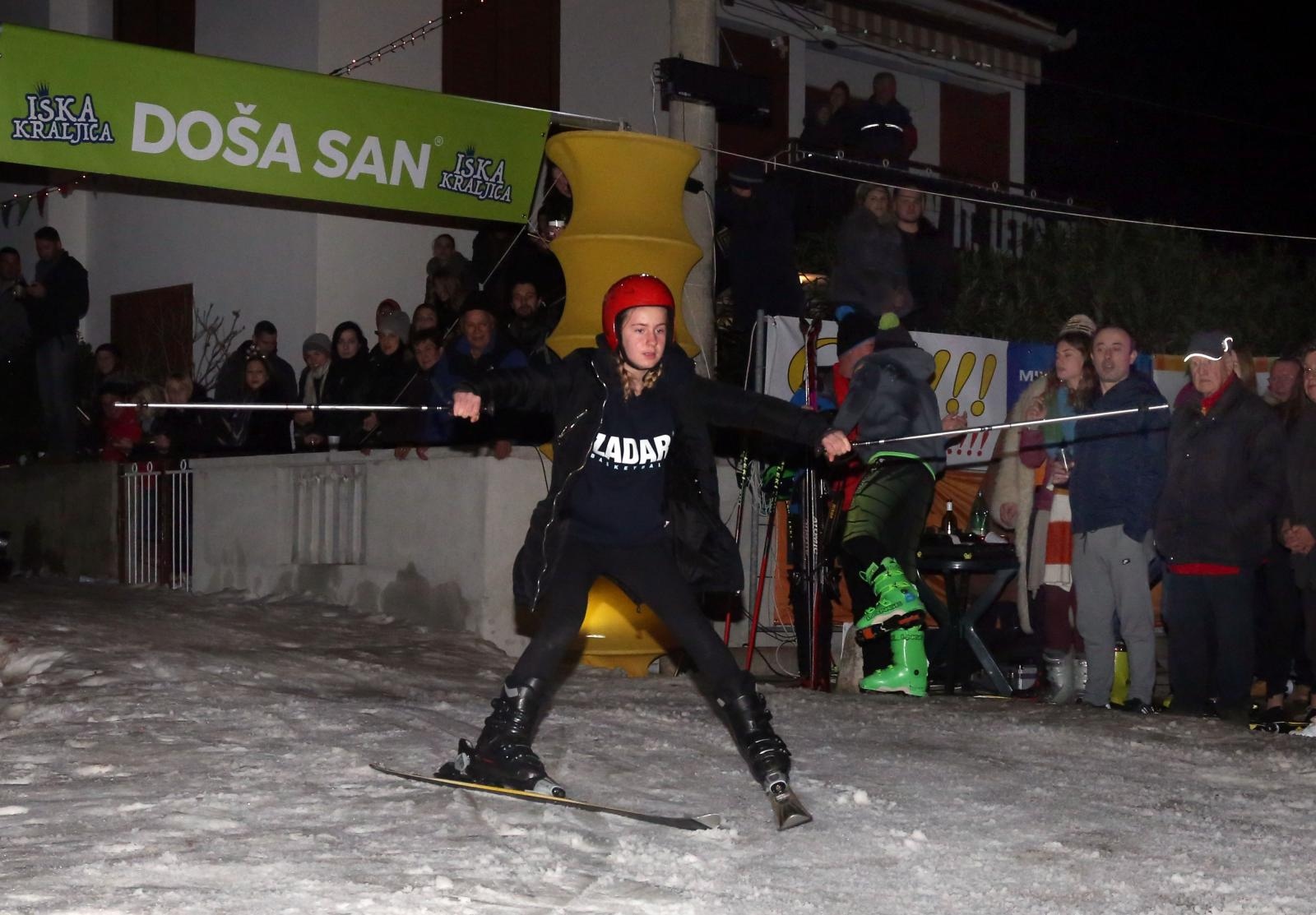 Svjetska atrakcija u Velom Ižu: Održana “Iška kraljica”- prva povijesna skijaška utrka na hrvatskim školjima Svjetska atrakcija u Velom Ižu: Održana “Iška kraljica”- prva povijesna skijaška utrka na hrvatskim školjima
