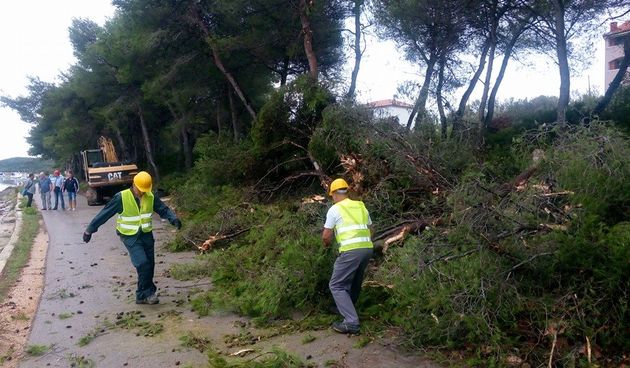 Zapocela izgradnja vodovodne mreže u uvali Mala Lamjana u Kalima