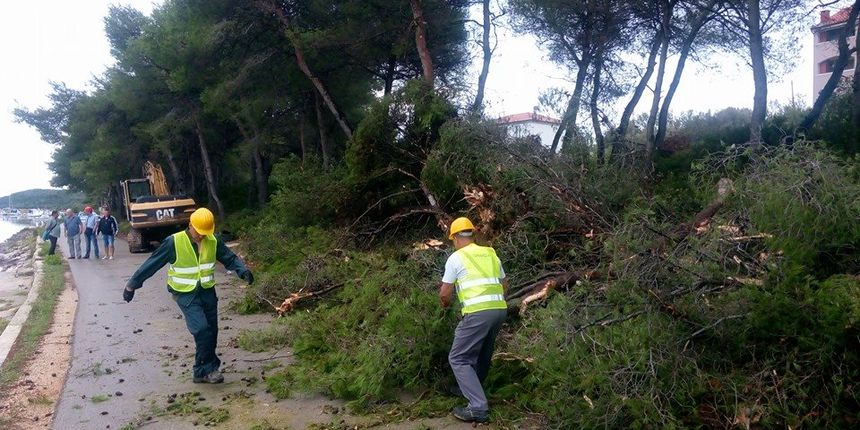 Zapocela izgradnja vodovodne mreže u uvali Mala Lamjana u Kalima Zapocela izgradnja vodovodne mreže u uvali Mala Lamjana u Kalima