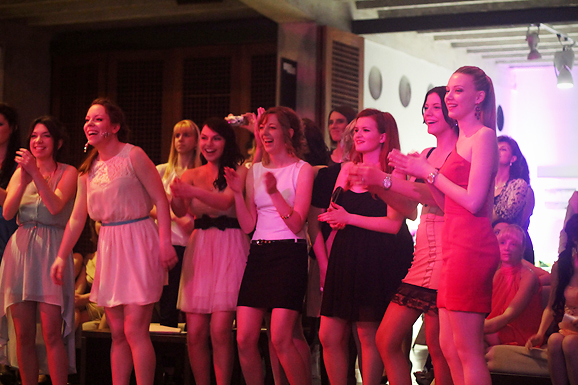 Maturalna večer Gimnazije Vladimira Nazora (foto:Saša Čuka) Maturalna večer Gimnazije Vladimira Nazora (foto:Saša Čuka)