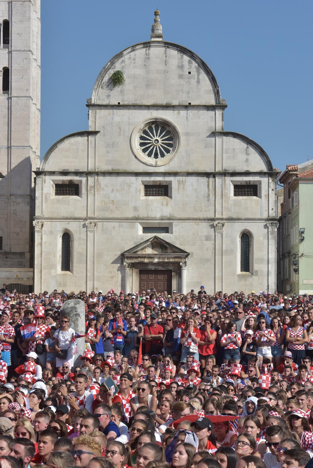 Tisuće Zadrana na Forumu navijalo za Vatrene u finalu Svjetskog prvenstva Tisuće Zadrana na Forumu navijalo za Vatrene u finalu Svjetskog prvenstva