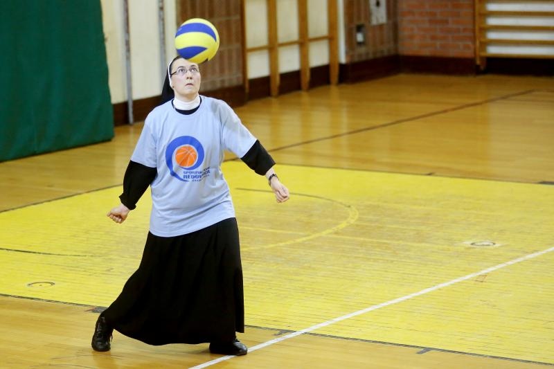 Zagreb: Sportske igre redovnica u OŠ Mato Lovrak. Photo: Goran Jakus/PIXSELL