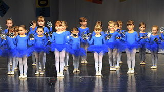 Plesna udruga Gesta: Božićni šoping u SuperOvoj, Foto: Željko Karavida Plesna udruga Gesta: Božićni šoping u SuperOvoj, Foto: Željko Karavida