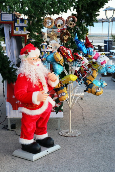 Paljenjem prve adventske svijeće i prigodnim zabavnim programom započela manifestacija Advent na otoku Viru