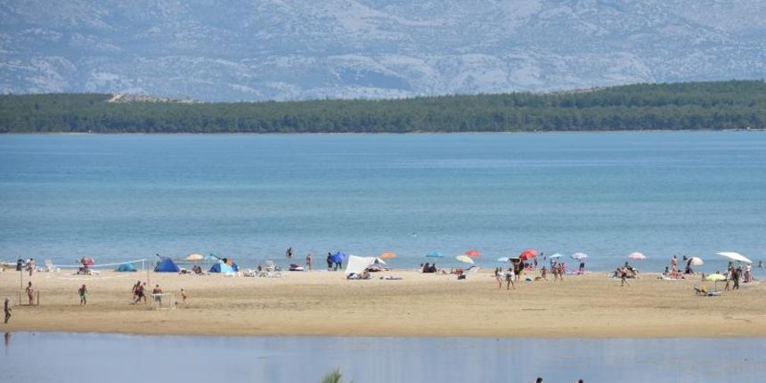 Kraljicina plaza u Ninu, jedna od najljepsih plaza u Hrvatskoj. Photo: Dino Stanin/PIXSELL