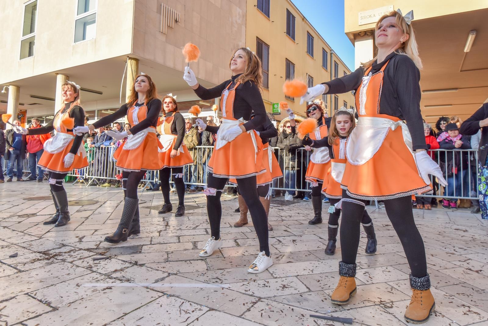 Zadarski karneval 2018: Povorka maškaranih skupina gradskim ulicama Zadarski karneval 2018: Povorka maškaranih skupina gradskim ulicama