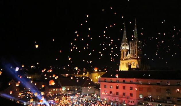 Na tržnici Dolac održan je peti performans Kapulica & Lampioni.  Foto: PIXSELL