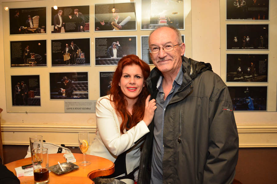 U caffe galeriji “Đina” otvorena izložba “Gospoda Glembajevi” U caffe galeriji “Đina” otvorena izložba “Gospoda Glembajevi”