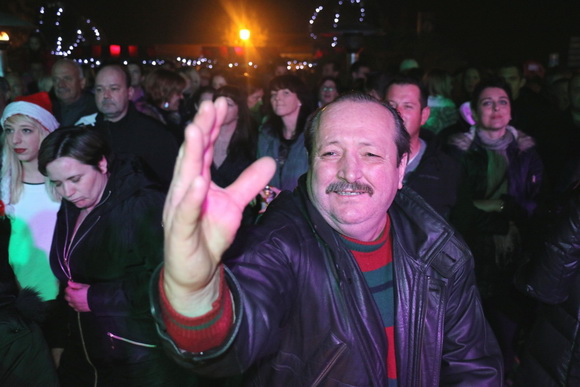 Vir: Božićna fešta uz Dražena Zečića Zeku Vir: Božićna fešta uz Dražena Zečića Zeku