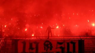 Torcida se uz svijeće, bengalke i molitvu dostojanstveno oprostila od svog kolege Žana Ojdanića na sjevernoj tribini Poljuda. Foto: Ivo Čagalj/PIXSELL Torcida se uz svijeće, bengalke i molitvu dostojanstveno oprostila od svog kolege Žana Ojdanića na sjevernoj tribini Poljuda. Foto: Ivo Čagalj/PIXSELL