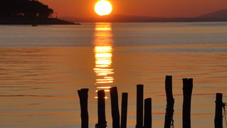 Rab, 131111.
Topao i suncan dan na otoku Rabu zavrsio je predivnim zalaskom sunca.
Foto: Goran Novotny / CROPIX Rab, 131111.
Topao i suncan dan na otoku Rabu zavrsio je predivnim zalaskom sunca.
Foto: Goran Novotny / CROPIX