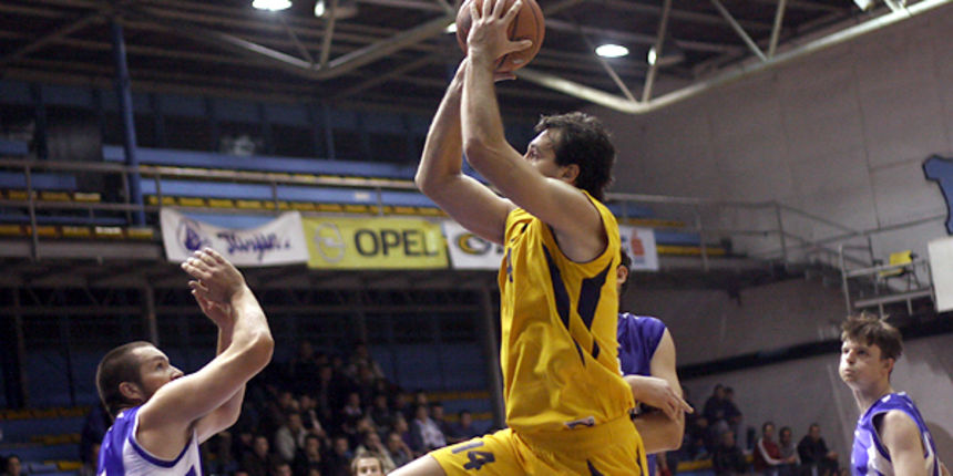 KK Poličnik – KK Jazine, Foto: Saša Čuka KK Poličnik – KK Jazine, Foto: Saša Čuka