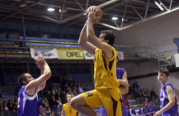 KK Poličnik – KK Jazine, Foto: Saša Čuka KK Poličnik – KK Jazine, Foto: Saša Čuka