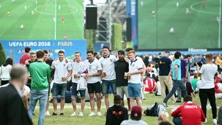 EURO 2016: Fan zona pored Eiffelovog tornja. Photo: Sanjin Strukić/PIXSELL EURO 2016: Fan zona pored Eiffelovog tornja. Photo: Sanjin Strukić/PIXSELL
