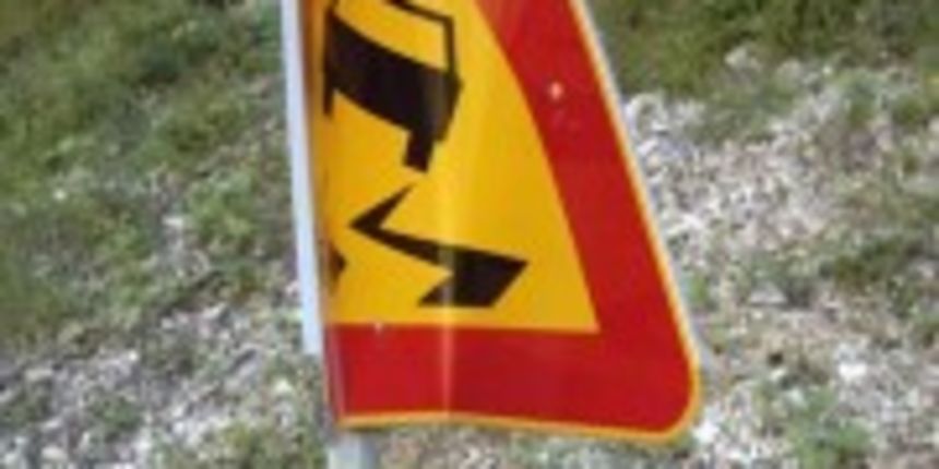 Uništen prometni znak – ilustracija (Foto: rama-prozor.info) Uništen prometni znak – ilustracija (Foto: rama-prozor.info)