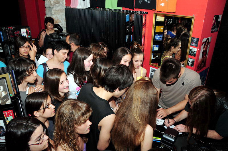 Finalisti HTZ-a Duje i Vilibald u Dallas Music Shopu, Foto: Ivan Dilber