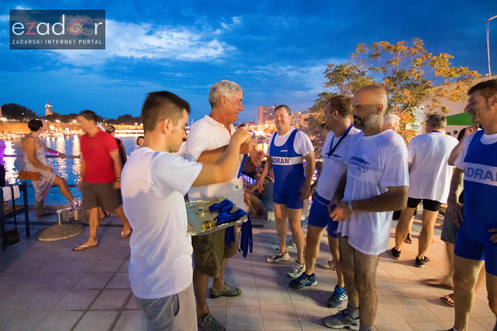 6. “Jadranov veslački dvoboj” osmeraca u uvali Jazine 6. “Jadranov veslački dvoboj” osmeraca u uvali Jazine