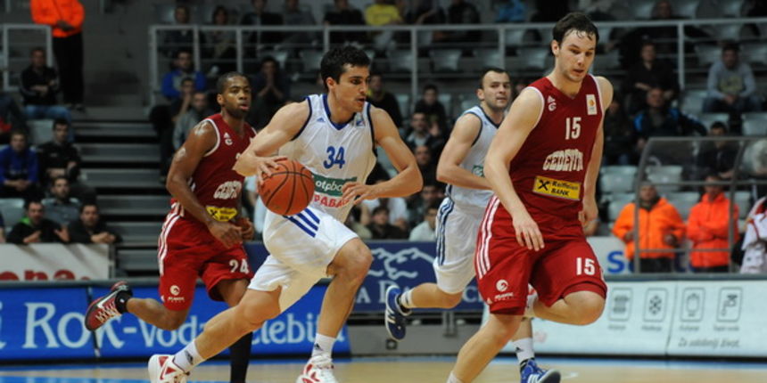 Zadar, 230412.Dvorana Kresimira Cosica. Kosarkaska A1 liga za prvaka. KK Zadar – KK Cedevita.Na fotografiji: Goran Vrbanc (34), Miro Bilan (15).Foto: Luka Gerlanc / CROPIX Zadar, 230412.Dvorana Kresimira Cosica. Kosarkaska A1 liga za prvaka. KK Zadar – KK Cedevita.Na fotografiji: Goran Vrbanc (34), Miro Bilan (15).Foto: Luka Gerlanc / CROPIX