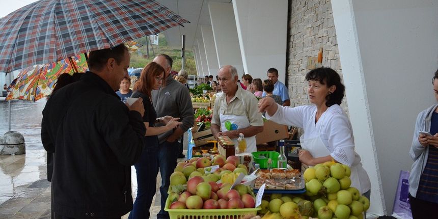 Prva godišnjica rada Seljačke tržnice, foto: Iva Perinčić Prva godišnjica rada Seljačke tržnice, foto: Iva Perinčić