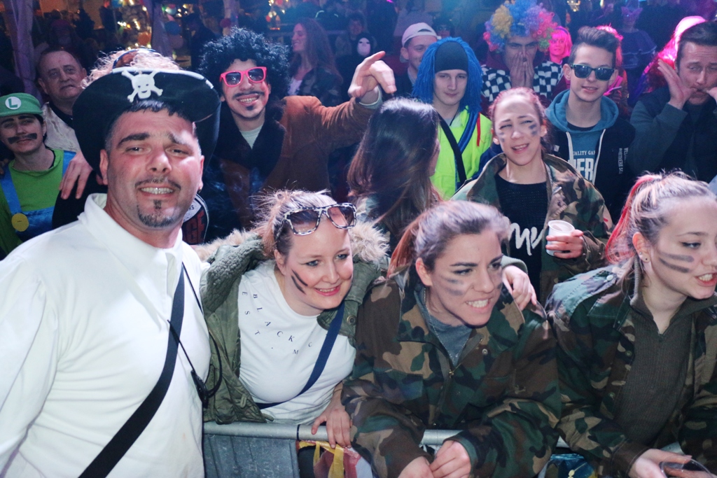 Virske maškare: Nedjelja u znaku zvijezdice Meri, Tota i Tempo Banda