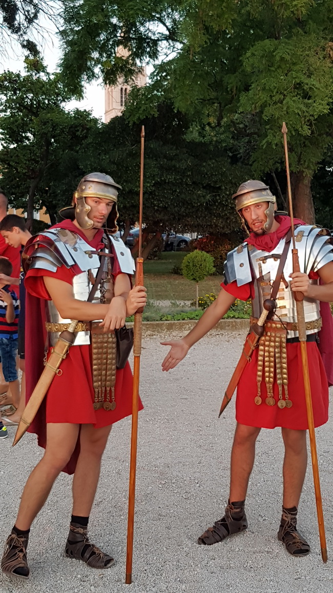 Zalazak sunca i Craft Beer Festival na zadarskoj rivi. Foto: Mladen Malik Zalazak sunca i Craft Beer Festival na zadarskoj rivi. Foto: Mladen Malik