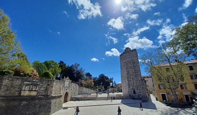 DHMZ most Kapetanova kula Trg pet bunara Zadrani vremenska prognoza turisti u zadru