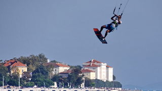 Surferi i kiteri došli na svoje pred neveru
