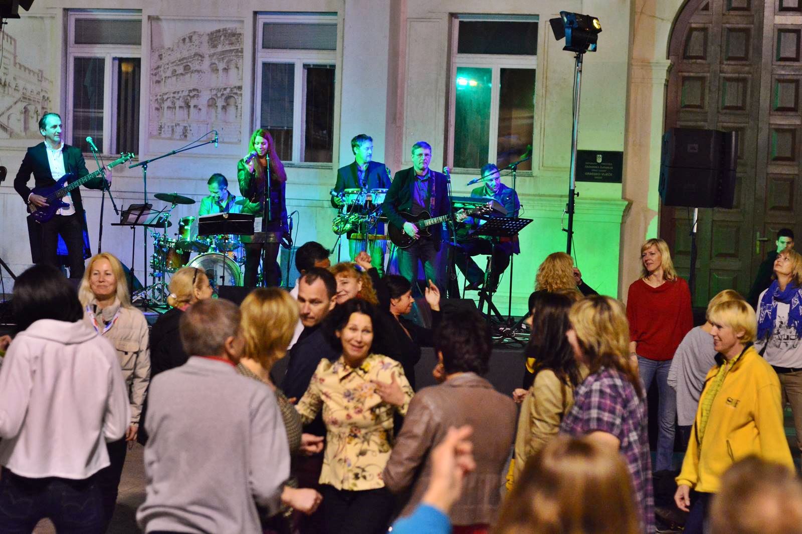 FIMBA After party na Narodnom trgu uz bend Songbusters FIMBA After party na Narodnom trgu uz bend Songbusters