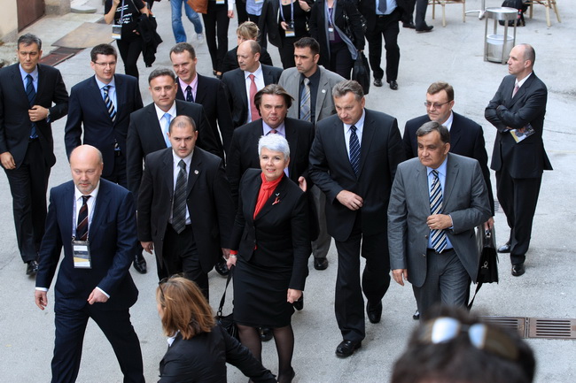 Rovinj, 220410.
Danas je u Rovinju otvorena Windays business konferencija, u organizaciji Microsoft Hrvatska i Jutarnjeg lista. Na otvorenje je dosla premijerka Jadranka Kosor.
Na fotografiji: Jadranka Kosor, Ninoslav Pavic, Emil Tedeschi, Ivan Jakovcic i