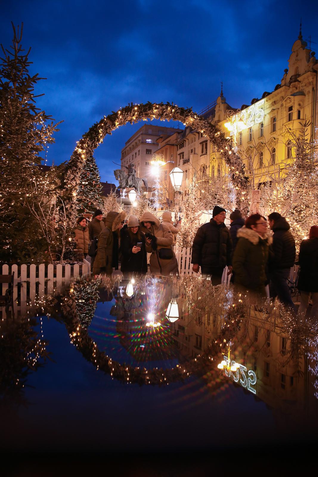 Zagrebački Advent na Trgu bana Jelačića