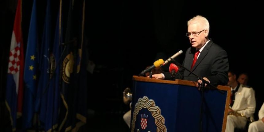 Split – Predsjednik Ivo Josipovic na proslavi 23. rodjendana Hrvatske ratne mornarice. Dodjela unapredjenja i nagrada. Photo: Ivo Cagalj/PIXSELL Split – Predsjednik Ivo Josipovic na proslavi 23. rodjendana Hrvatske ratne mornarice. Dodjela unapredjenja i nagrada. Photo: Ivo Cagalj/PIXSELL