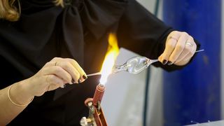 Demonstracija puhanja stakla @ Muzej antičkog stakla