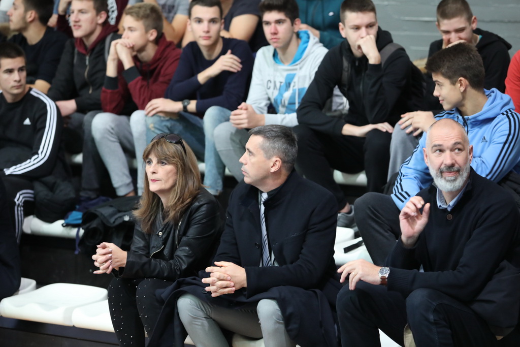 Utakmicom Pomorske i Tehničke škole otvorena košarkaška liga srednjih škola Zadarske županije Utakmicom Pomorske i Tehničke škole otvorena košarkaška liga srednjih škola Zadarske županije