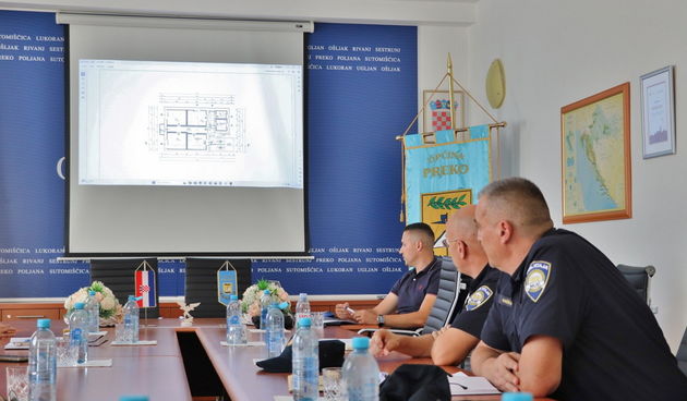 Pet otočnih općina otoka Ugljana i Pašmana uredit će Policijsku postaju Preko