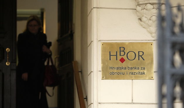 Zagreb, 190210.
U Hrvatskoj banci za obnovu i razvoj HBOR, na Strossmayerovom trgu 9, pocele su prve aukcije za kredite poduzetnicima.
Foto: Dragan Matic / Cropix