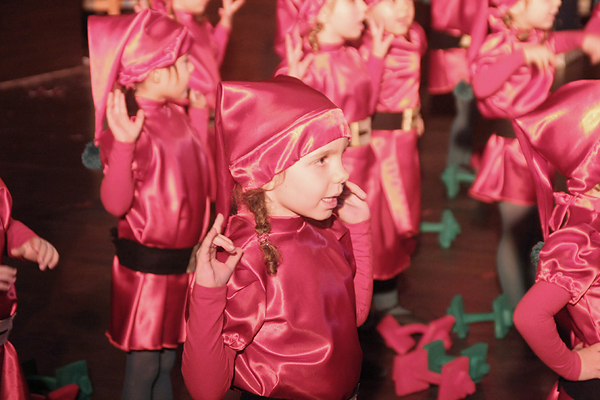Plesna udruga Gesta: Ima li spasa za Djeda Mraza (Foto:Saša Čuka)