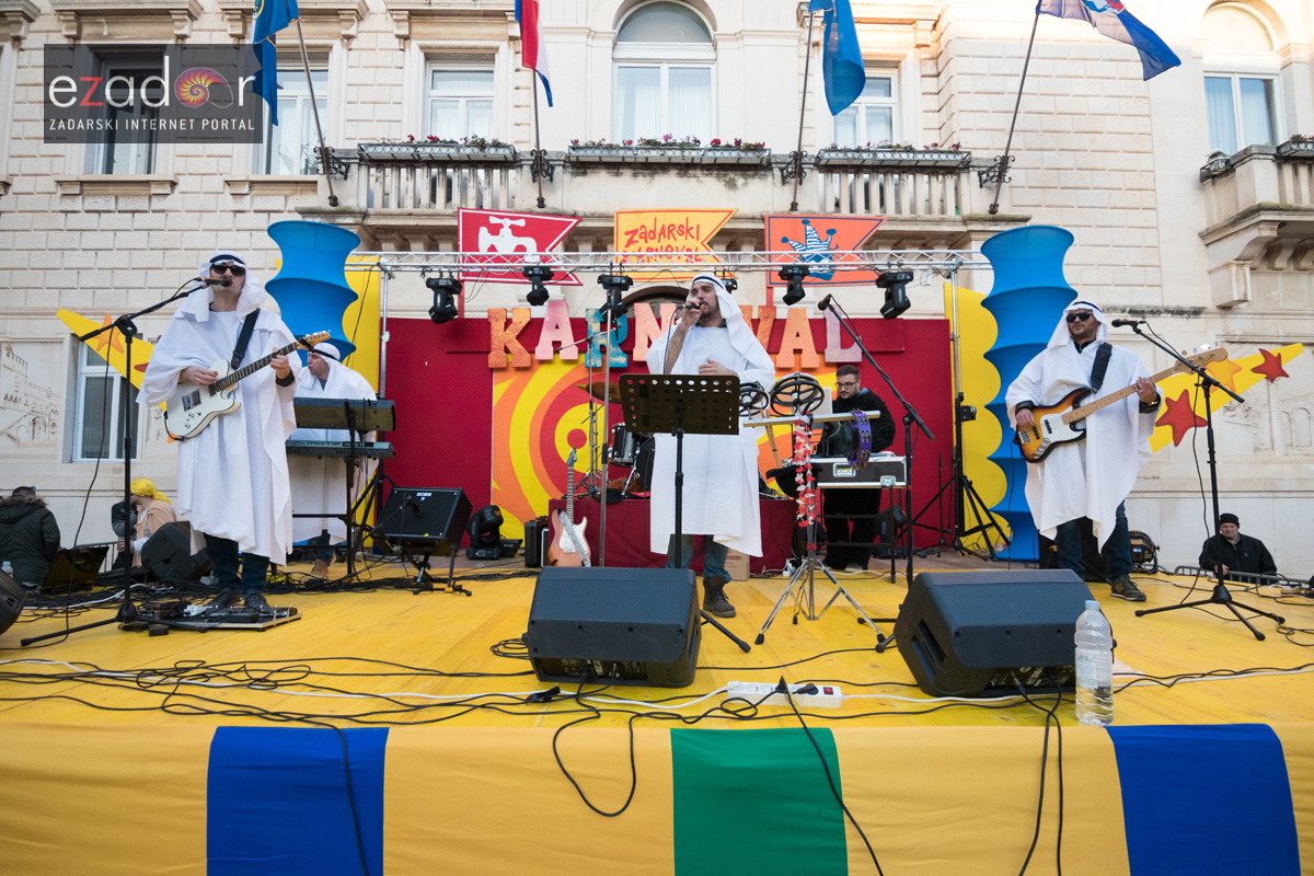 Zadarski karneval 2018: Povorka maškaranih skupina od Gradskih vrata preko Foruma do Narodnog trga Zadarski karneval 2018: Povorka maškaranih skupina od Gradskih vrata preko Foruma do Narodnog trga