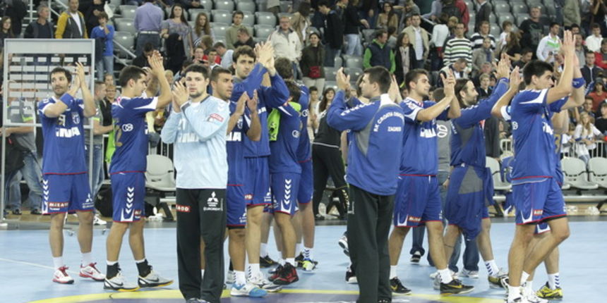 Zagreb, 081011.Arena Zagreb.Rukometna utakmica Lige prvaka skupina A, 2. kolo, CO Zagreb – Bosna ( BiH ).Na slici: Pozdrav igraca RK Zagreba publici.Foto: Nenad Dugi / Cropix Zagreb, 081011.Arena Zagreb.Rukometna utakmica Lige prvaka skupina A, 2. kolo, CO Zagreb – Bosna ( BiH ).Na slici: Pozdrav igraca RK Zagreba publici.Foto: Nenad Dugi / Cropix