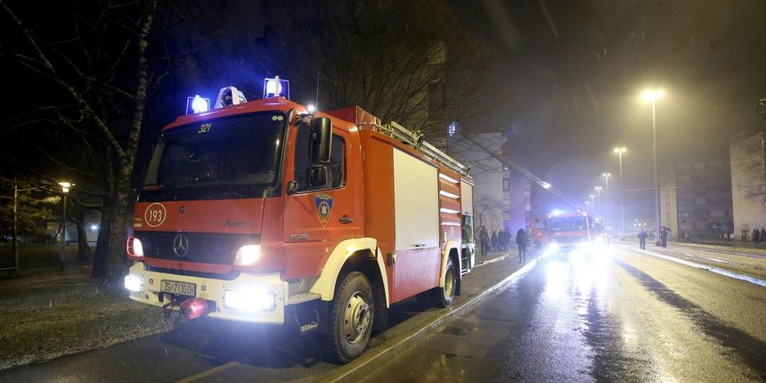 Vatrogasci ugasili požar u stambenoj zgradi u Ulici Ivana Matetića Ronjgova 18 u Zagrebu