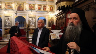 Zadar, 170513.
Crkva sv Ilije, Poluotok.
Veceras je otvorena sakralna riznica pravoslavne crkve sv. Ilije – vrijedne umjetnine i galerija ikona. Javnosti ju je predstavio episkop dalmatinski Fotije. Riznica je obnovljena sredstvima Ministarstva kultur Zadar, 170513.
Crkva sv Ilije, Poluotok.
Veceras je otvorena sakralna riznica pravoslavne crkve sv. Ilije – vrijedne umjetnine i galerija ikona. Javnosti ju je predstavio episkop dalmatinski Fotije. Riznica je obnovljena sredstvima Ministarstva kultur