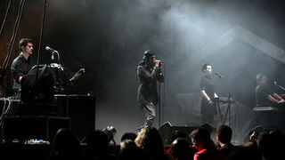 Pula, 180811.
Arena Fest 2011.
Na kraju koncertne sezone u pulskoj Areni na Arena Festu nastupaju tri europska benda: Apocalyptica, Guano Apes i Laibach.
Na slici: nastup Laibacha.
Foto: Goran Sebelic / CROPIX Pula, 180811.
Arena Fest 2011.
Na kraju koncertne sezone u pulskoj Areni na Arena Festu nastupaju tri europska benda: Apocalyptica, Guano Apes i Laibach.
Na slici: nastup Laibacha.
Foto: Goran Sebelic / CROPIX