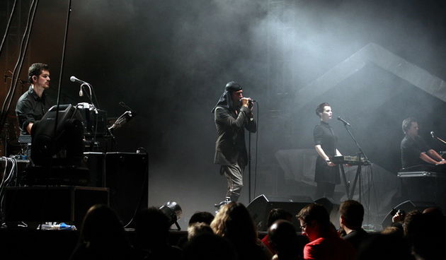 Pula, 180811.  
Arena Fest 2011. 
Na kraju koncertne sezone u pulskoj Areni na Arena Festu nastupaju tri europska  benda: Apocalyptica, Guano Apes i Laibach. 
Na slici: nastup Laibacha.
Foto: Goran Sebelic / CROPIX