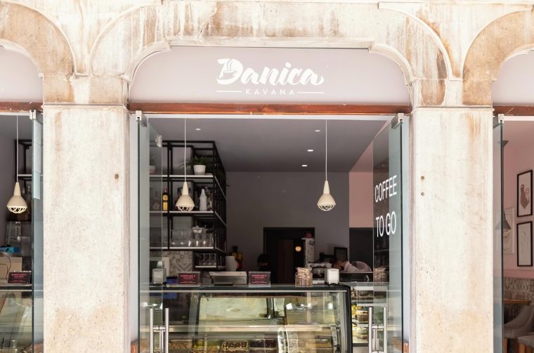 DANICA kavana