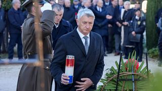 Na Gradskom groblju položeni vijenci povodom obilježavanja 33. obljetnice 72. bojne Vojne policije Na Gradskom groblju položeni vijenci povodom obilježavanja 33. obljetnice 72. bojne Vojne policije