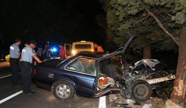 U mjestu Jankolovica dogodila se teska prometna nesreca u kojoj su dvije osobe smrtno stradale. Ocevid je u tijeku a cesta je zatvorena za promet. Photo: Dusko Jaramaz/PIXSELL