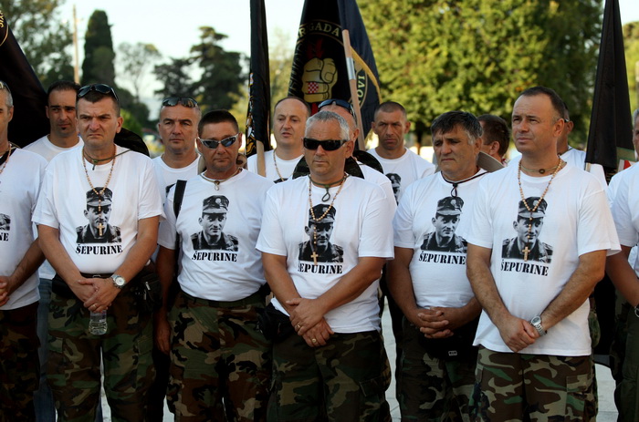 Zadar, 210812.
Hrvatski branitelji krenuli su jutros u hodnju koja ce trajati pet dana. Sudjeluju: Udruga veterana hrvatskih gardijskih postrojbi, Udruga veterana SJP MUP-a RH, UMDDRH Zadar, 210812.
Hrvatski branitelji krenuli su jutros u hodnju koja ce trajati pet dana. Sudjeluju: Udruga veterana hrvatskih gardijskih postrojbi, Udruga veterana SJP MUP-a RH, UMDDRH