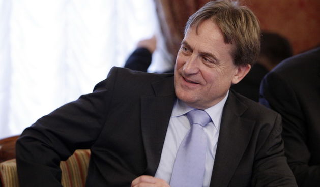 Zagreb, 261109. Sjednica Vlade RH u Banskim dvorima na Markovom trgu. Na slici: Bozidar Kalmeta, Ministar mora, prometa i infrastrukture. Foto: Dragan Matic / CROPIX