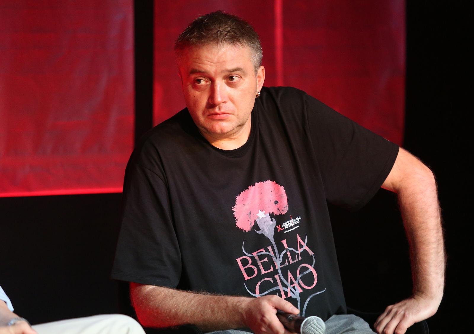 U kući umjetnosti Arsen održan okrugli stol: ‘Novinarstvo kao javno dobro ili korporativno zlo’ U kući umjetnosti Arsen održan okrugli stol: ‘Novinarstvo kao javno dobro ili korporativno zlo’